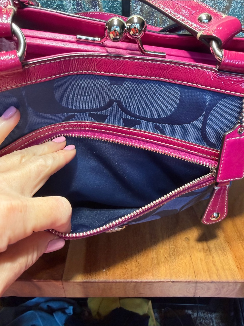 Coach Barbiecore Kisslock Y2K 2010 Laura Signature Carryall Navy Fuchsia Tote - Picture 14 of 14